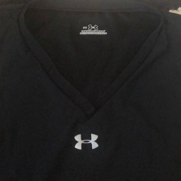 Sleeveless Under Armour top - Picture 2 of 3